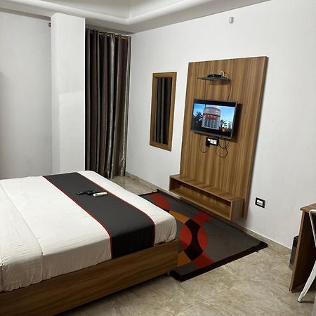 Gulnaar Inn Chennai Extérieur photo