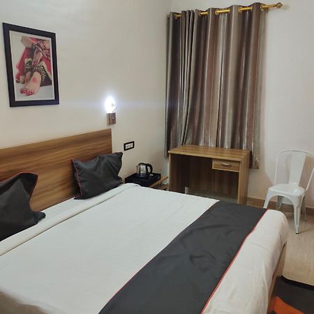 Gulnaar Inn Chennai Extérieur photo