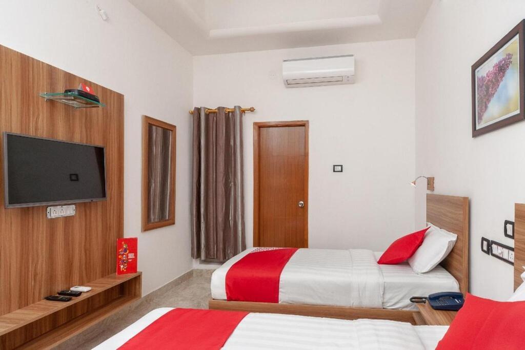 Gulnaar Inn Chennai Extérieur photo