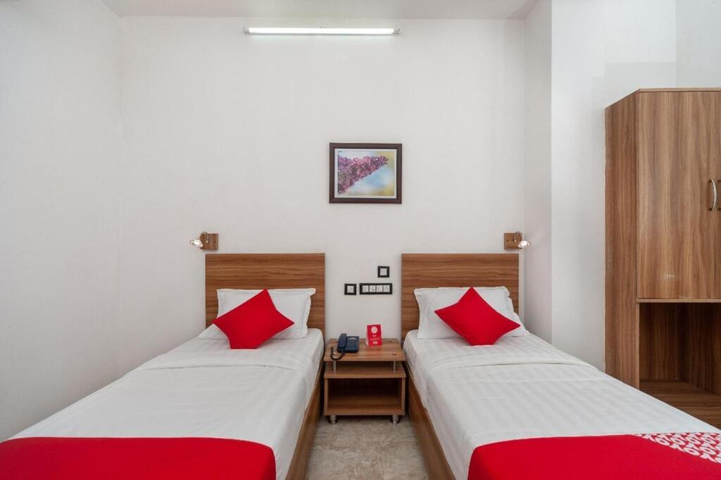 Gulnaar Inn Chennai Extérieur photo