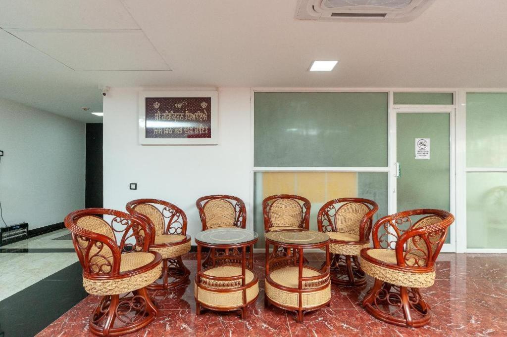 Gulnaar Inn Chennai Extérieur photo