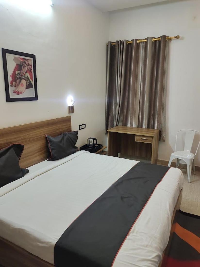 Gulnaar Inn Chennai Extérieur photo